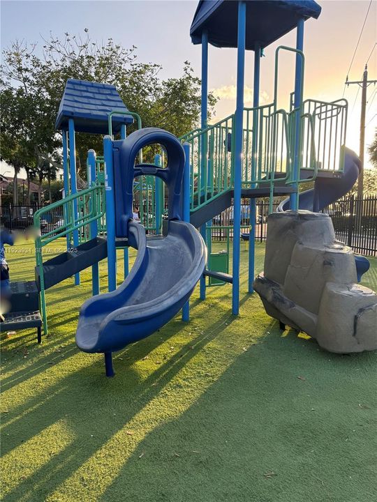 For Rent: $3,000 (3 beds, 2 baths, 1166 Square Feet)