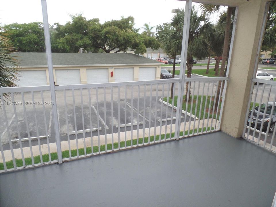 For Rent: $2,395 (2 beds, 2 baths, 1030 Square Feet)