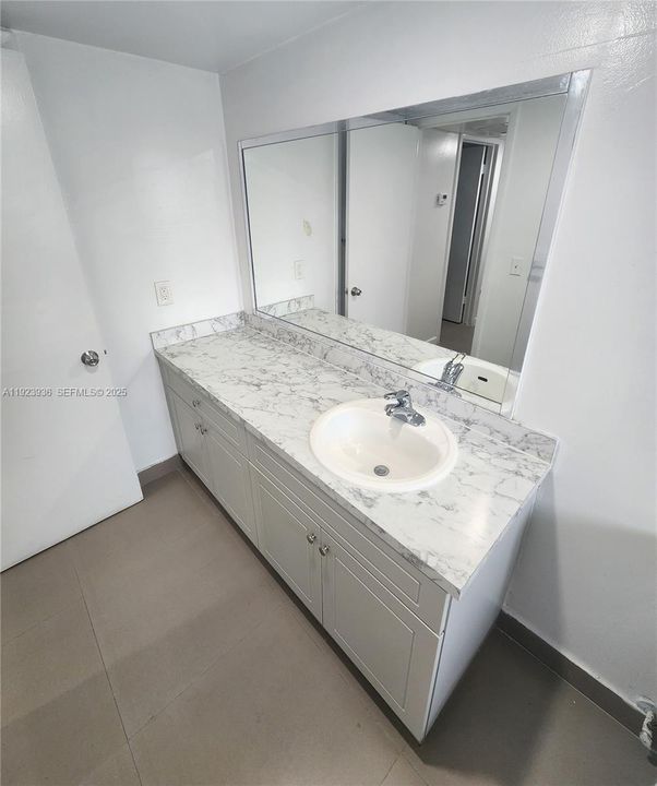 For Rent: $1,673 (1 beds, 1 baths, 434568 Square Feet)