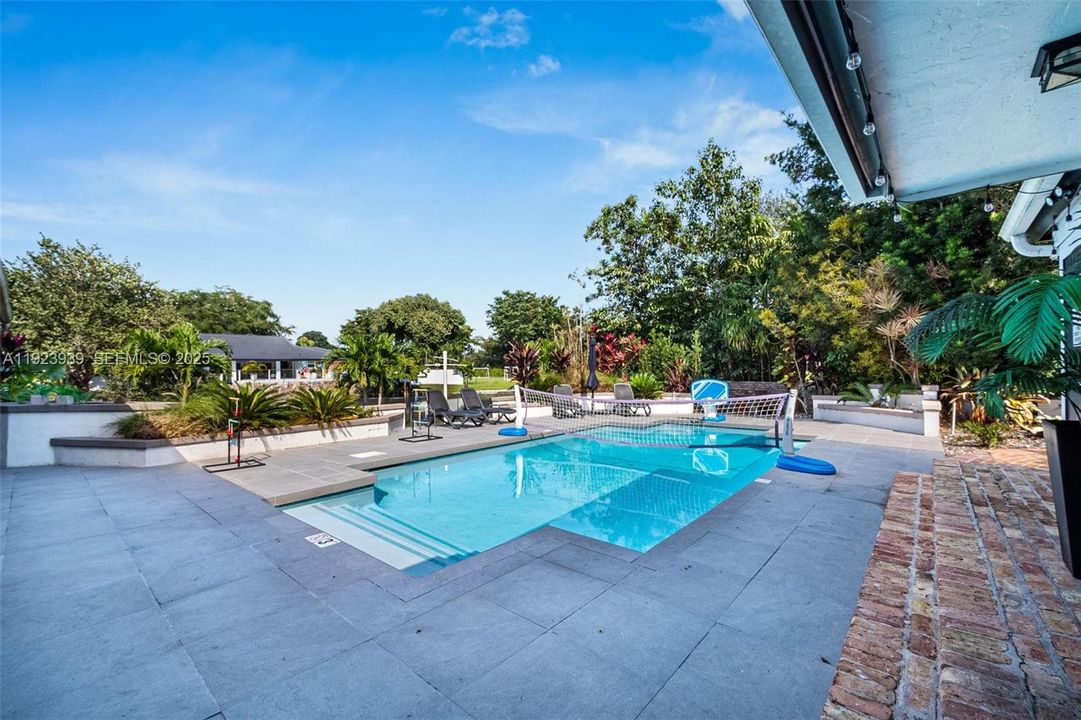 待售: $1,990,000 (8 贝兹, 4 浴室, 3877 平方英尺)