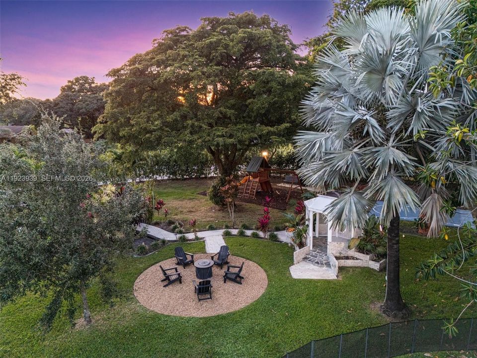 待售: $1,990,000 (8 贝兹, 4 浴室, 3877 平方英尺)