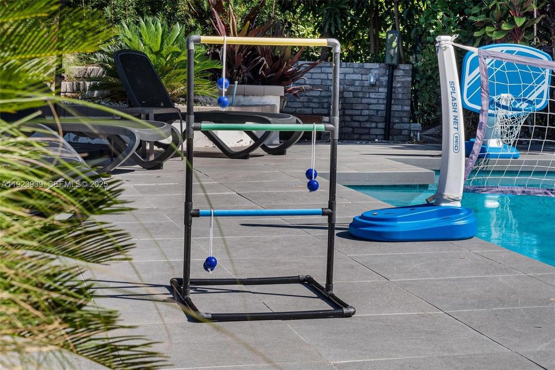 待售: $1,990,000 (8 贝兹, 4 浴室, 3877 平方英尺)