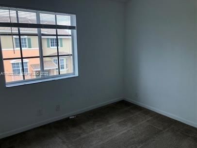 For Sale: $275,000 (3 beds, 3 baths, 1601 Square Feet)