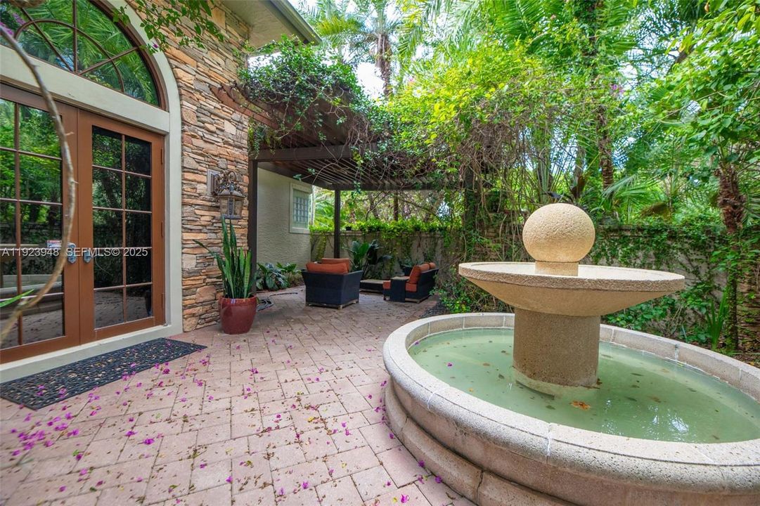 For Sale: $4,999,999 (6 beds, 6 baths, 6258 Square Feet)