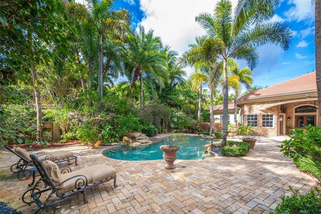 For Sale: $4,999,999 (6 beds, 6 baths, 6258 Square Feet)