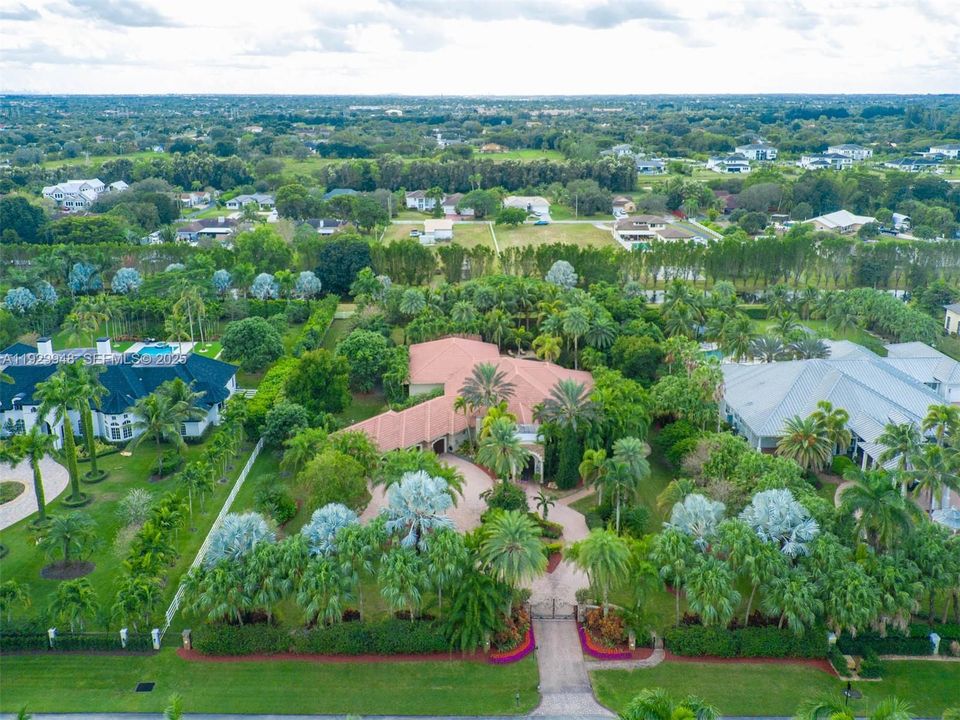 For Sale: $4,999,999 (6 beds, 6 baths, 6258 Square Feet)