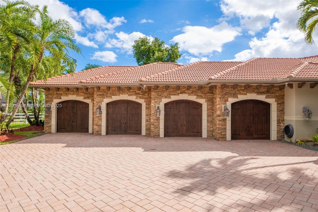 For Sale: $4,999,999 (6 beds, 6 baths, 6258 Square Feet)