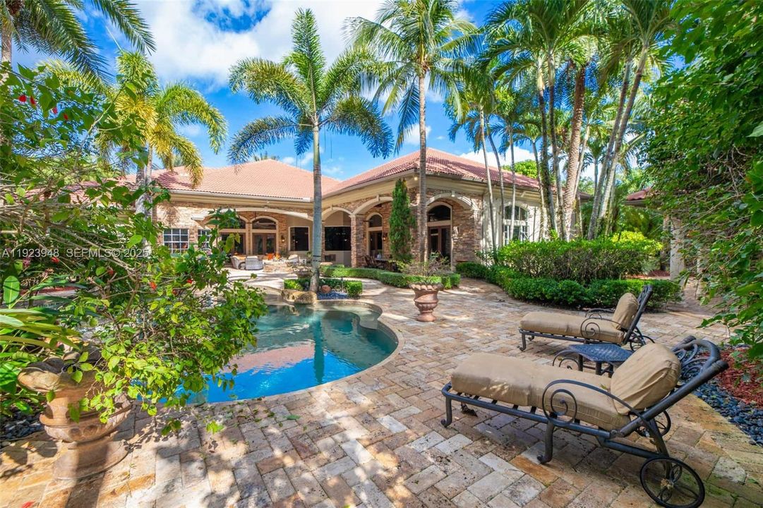 For Sale: $4,999,999 (6 beds, 6 baths, 6258 Square Feet)