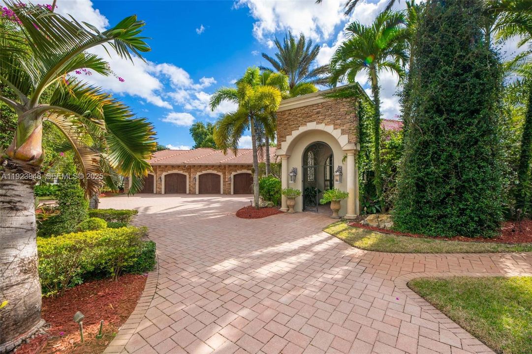 For Sale: $4,999,999 (6 beds, 6 baths, 6258 Square Feet)