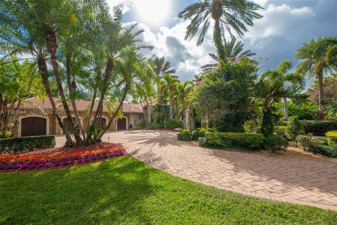 For Sale: $4,999,999 (6 beds, 6 baths, 6258 Square Feet)