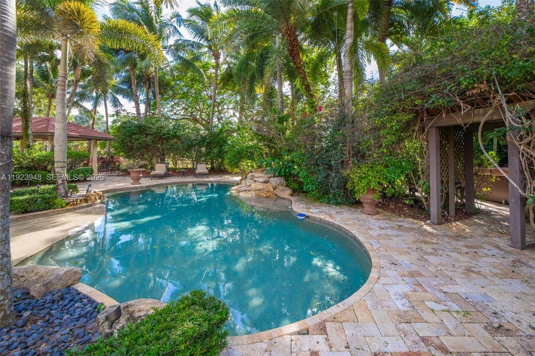 For Sale: $4,999,999 (6 beds, 6 baths, 6258 Square Feet)