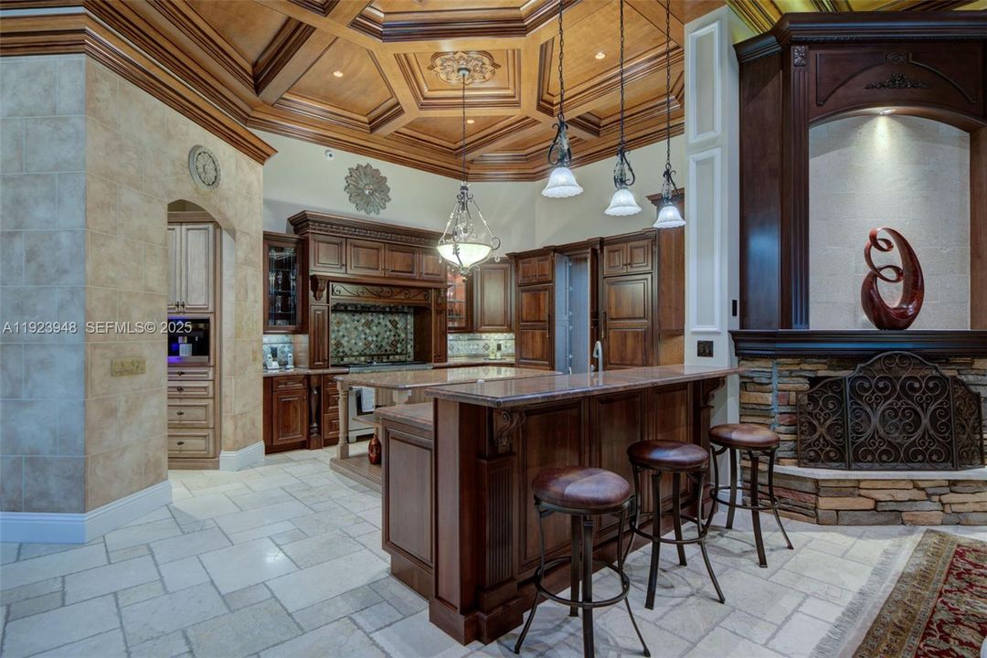 For Sale: $4,999,999 (6 beds, 6 baths, 6258 Square Feet)