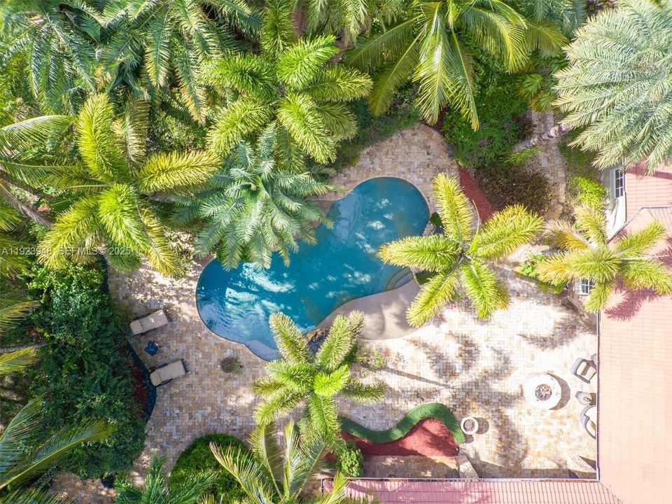 For Sale: $4,999,999 (6 beds, 6 baths, 6258 Square Feet)