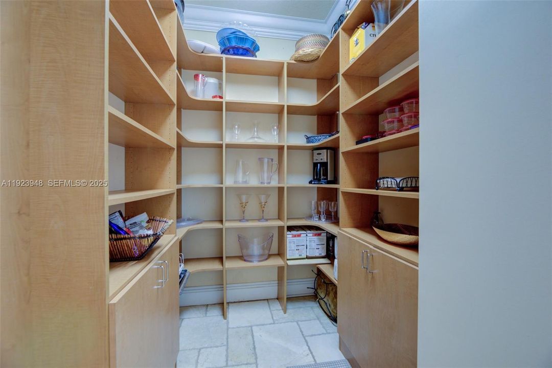 For Sale: $4,999,999 (6 beds, 6 baths, 6258 Square Feet)