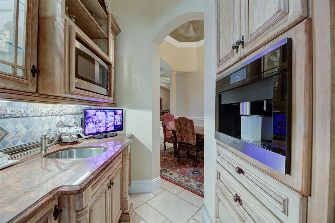 For Sale: $4,999,999 (6 beds, 6 baths, 6258 Square Feet)