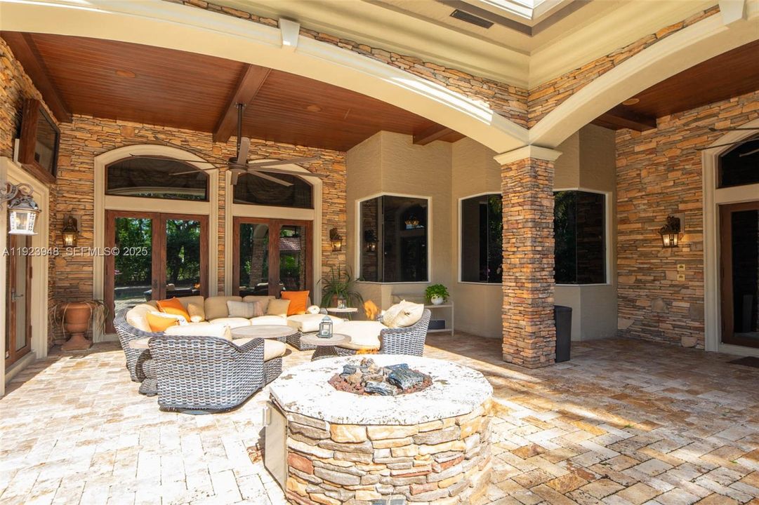 For Sale: $4,999,999 (6 beds, 6 baths, 6258 Square Feet)