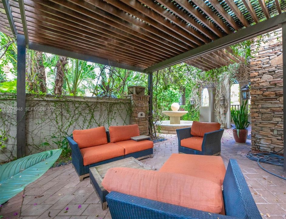 For Sale: $4,999,999 (6 beds, 6 baths, 6258 Square Feet)