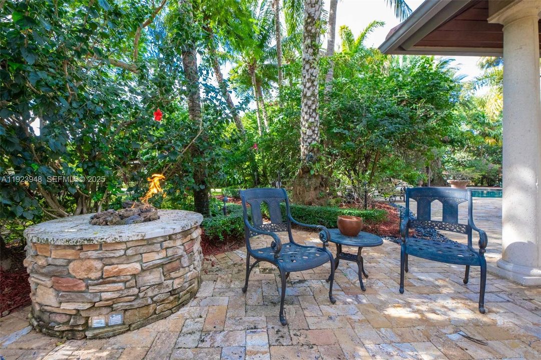 For Sale: $4,999,999 (6 beds, 6 baths, 6258 Square Feet)