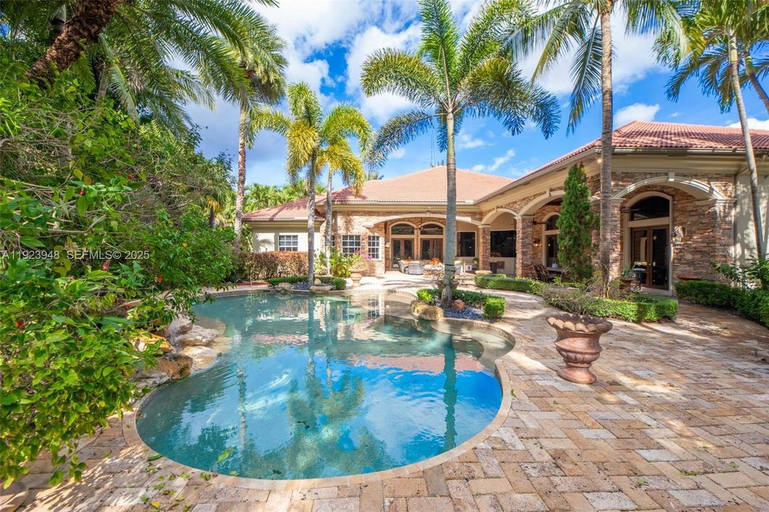 For Sale: $4,999,999 (6 beds, 6 baths, 6258 Square Feet)