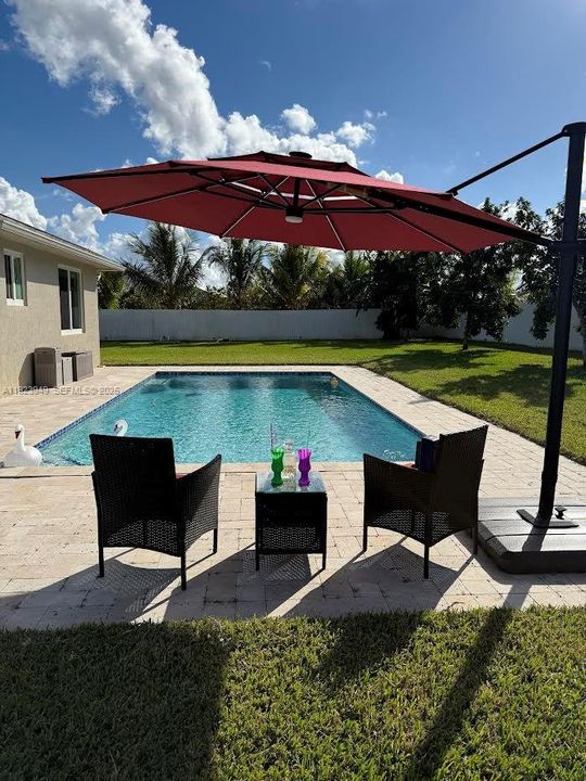 На продажу: $799,900 (3 спален, 2 ванн, 1663 Квадратных фут)