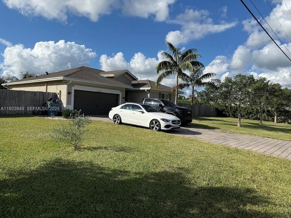 На продажу: $799,900 (3 спален, 2 ванн, 1663 Квадратных фут)