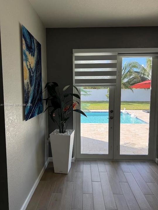 На продажу: $799,900 (3 спален, 2 ванн, 1663 Квадратных фут)