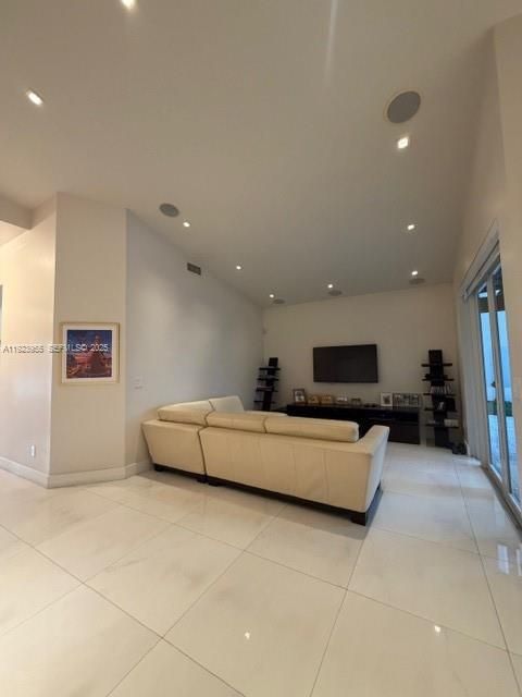 For Sale: $1,300,000 (3 beds, 3 baths, 1968 Square Feet)