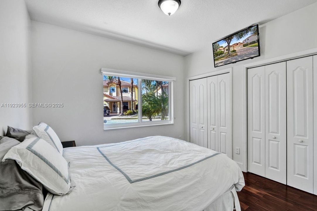 待售: $1,300,000 (3 贝兹, 3 浴室, 1968 平方英尺)