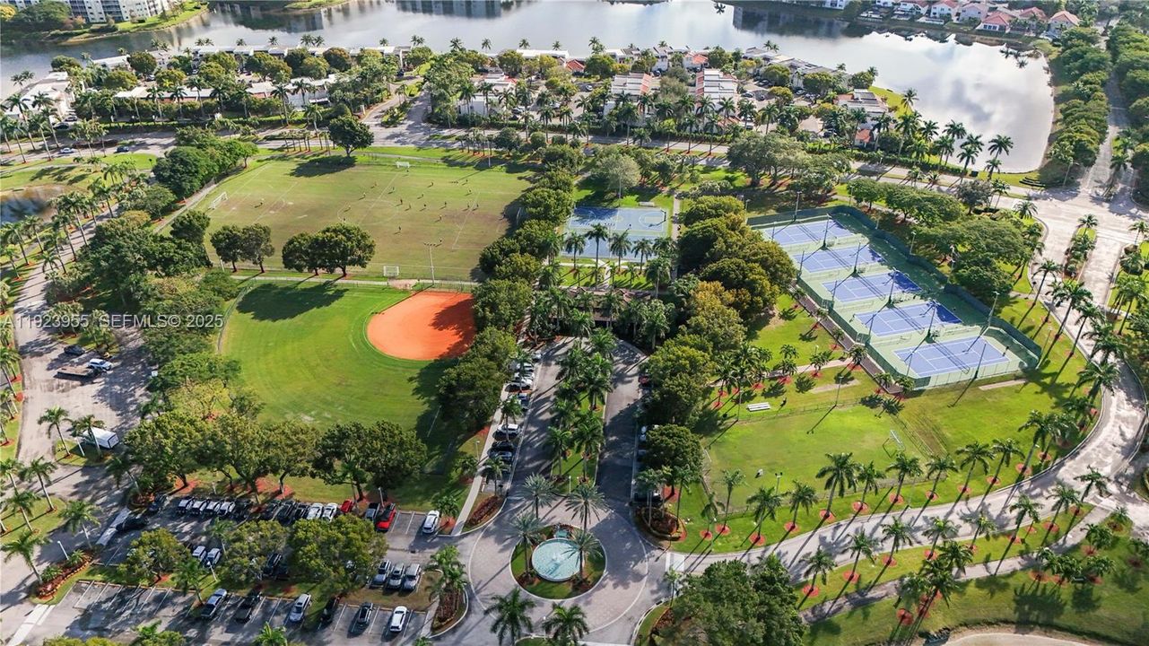 На продажу: $1,300,000 (3 спален, 3 ванн, 1968 Квадратных фут)