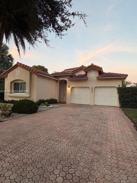 待售: $1,300,000 (3 贝兹, 3 浴室, 1968 平方英尺)