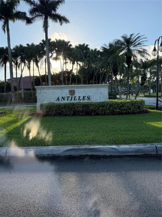 待售: $1,300,000 (3 贝兹, 3 浴室, 1968 平方英尺)