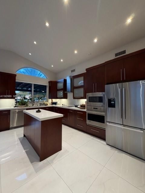 For Sale: $1,300,000 (3 beds, 3 baths, 1968 Square Feet)