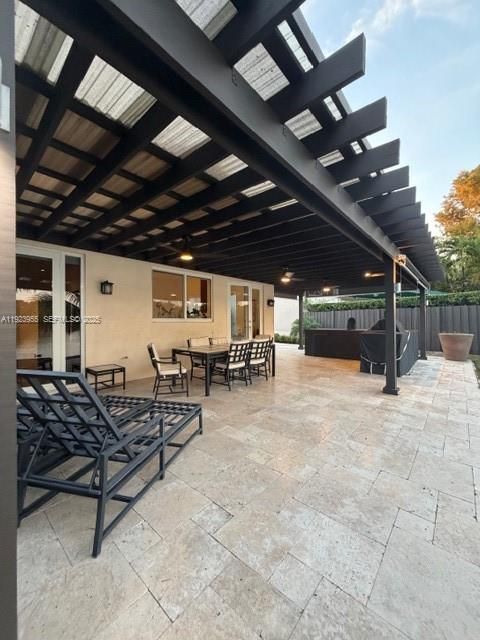 待售: $1,300,000 (3 贝兹, 3 浴室, 1968 平方英尺)