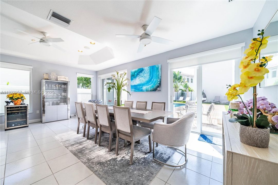 For Sale: $1,500,000 (5 beds, 3 baths, 2882 Square Feet)