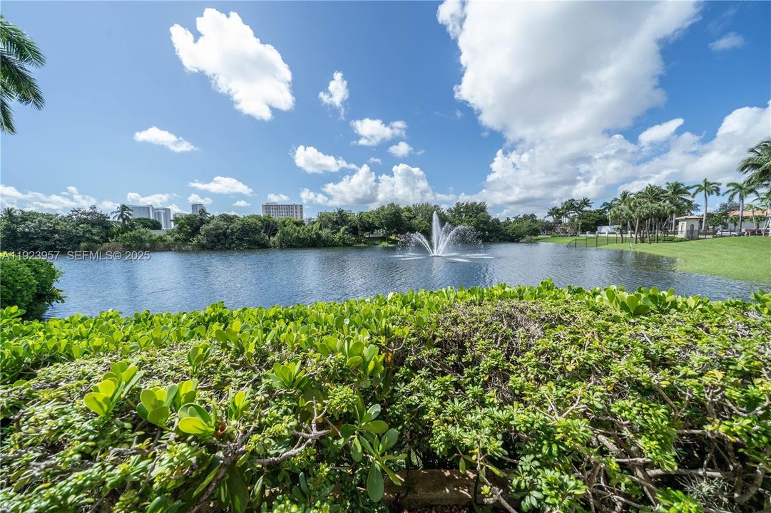 For Sale: $1,500,000 (5 beds, 3 baths, 2882 Square Feet)