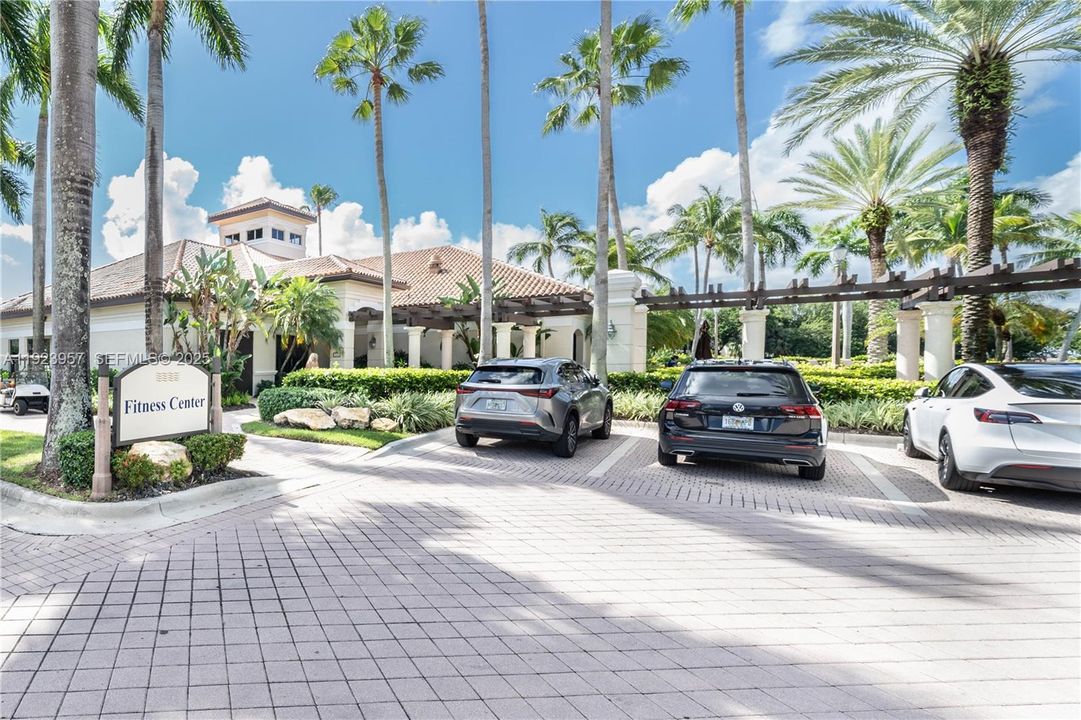 For Sale: $1,500,000 (5 beds, 3 baths, 2882 Square Feet)