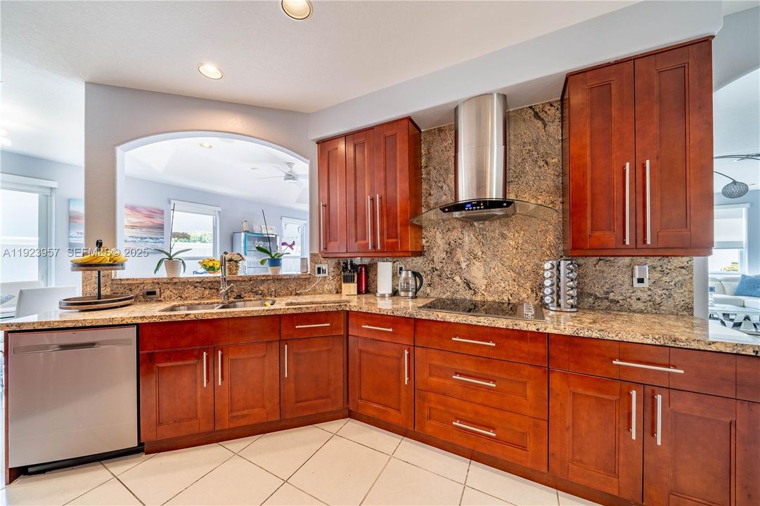 For Sale: $1,500,000 (5 beds, 3 baths, 2882 Square Feet)