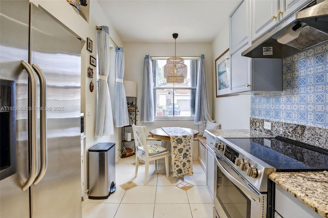 For Rent: $3,600 (3 beds, 2 baths, 1764 Square Feet)