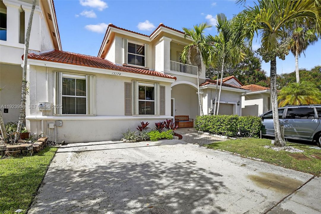 For Rent: $3,600 (3 beds, 2 baths, 1764 Square Feet)