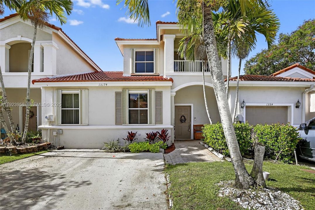 For Rent: $3,600 (3 beds, 2 baths, 1764 Square Feet)