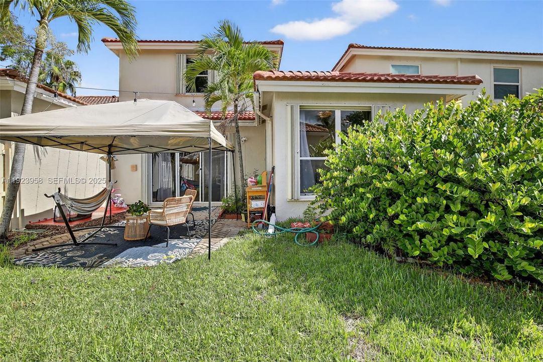 For Rent: $3,600 (3 beds, 2 baths, 1764 Square Feet)