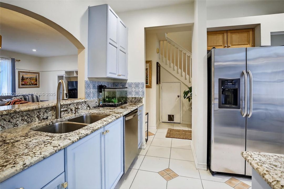 For Rent: $3,600 (3 beds, 2 baths, 1764 Square Feet)