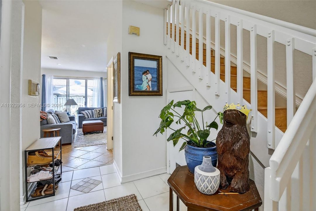 For Rent: $3,600 (3 beds, 2 baths, 1764 Square Feet)