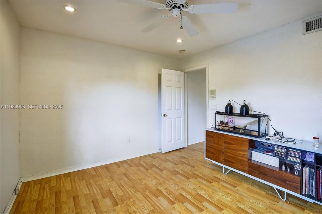 For Rent: $3,600 (3 beds, 2 baths, 1764 Square Feet)