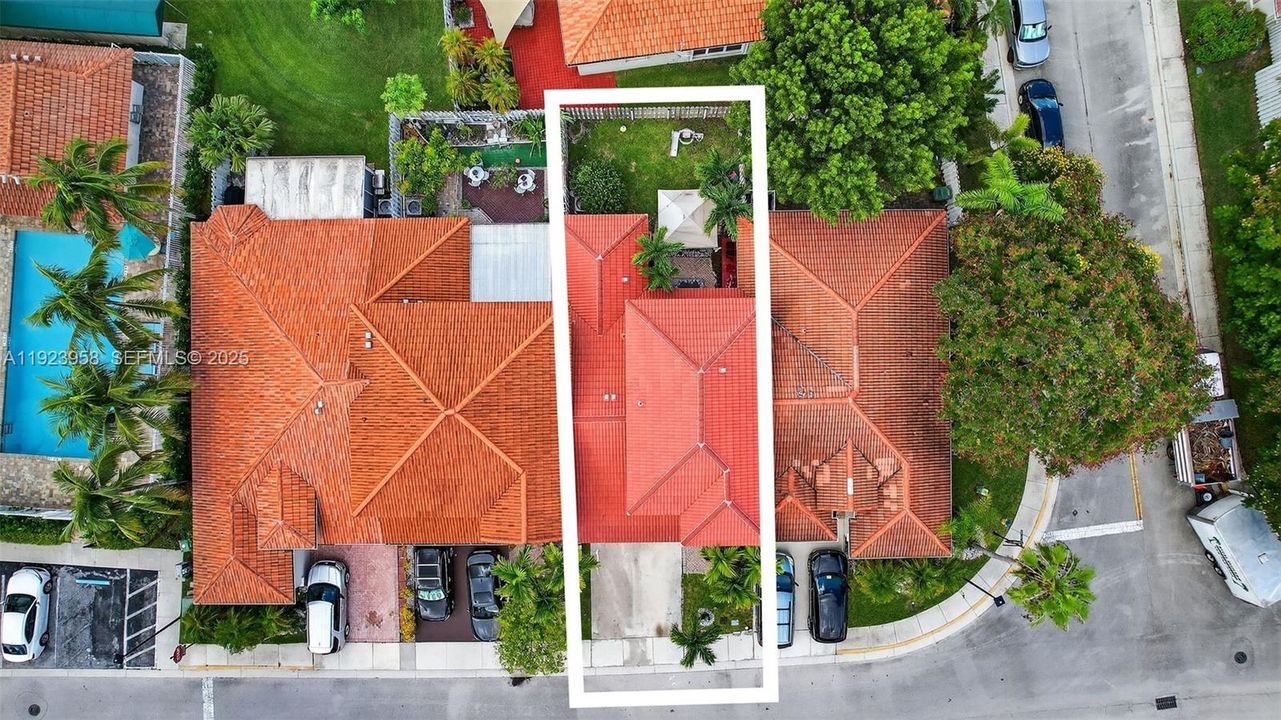 For Rent: $3,600 (3 beds, 2 baths, 1764 Square Feet)