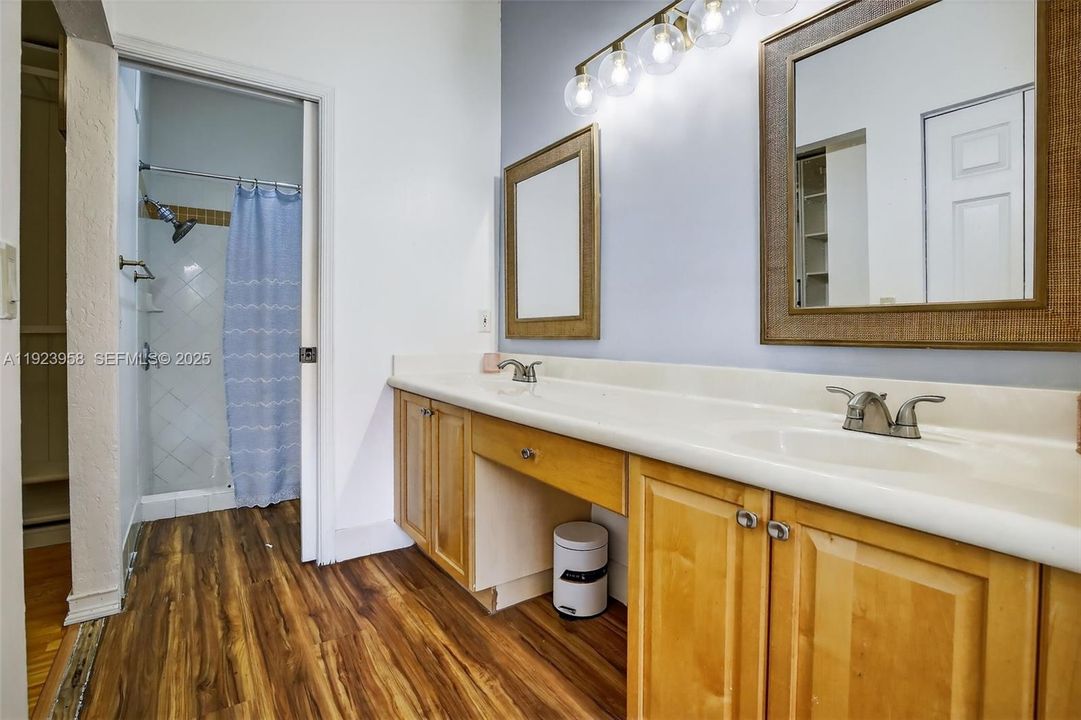 For Rent: $3,600 (3 beds, 2 baths, 1764 Square Feet)