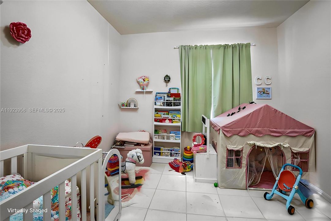 For Rent: $3,600 (3 beds, 2 baths, 1764 Square Feet)