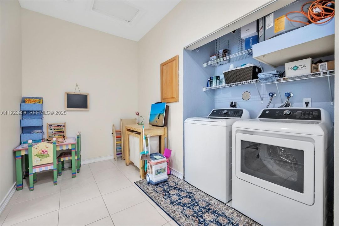 For Rent: $3,600 (3 beds, 2 baths, 1764 Square Feet)