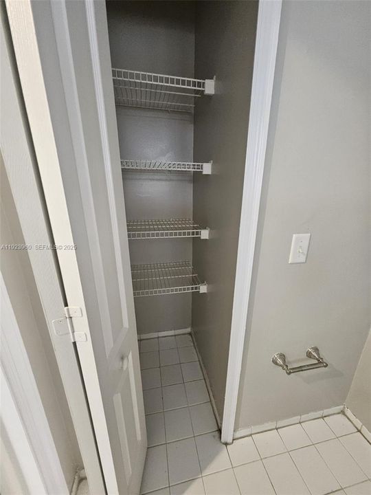 For Rent: $2,900 (3 beds, 2 baths, 1270 Square Feet)