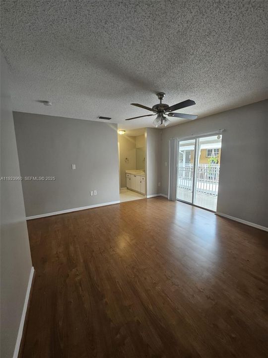 For Rent: $2,900 (3 beds, 2 baths, 1270 Square Feet)